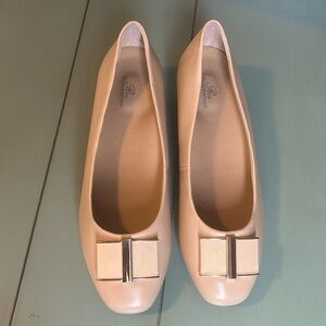 NWOT Ros Hommerson Twilight Nude Leather Slip On Sz 7W